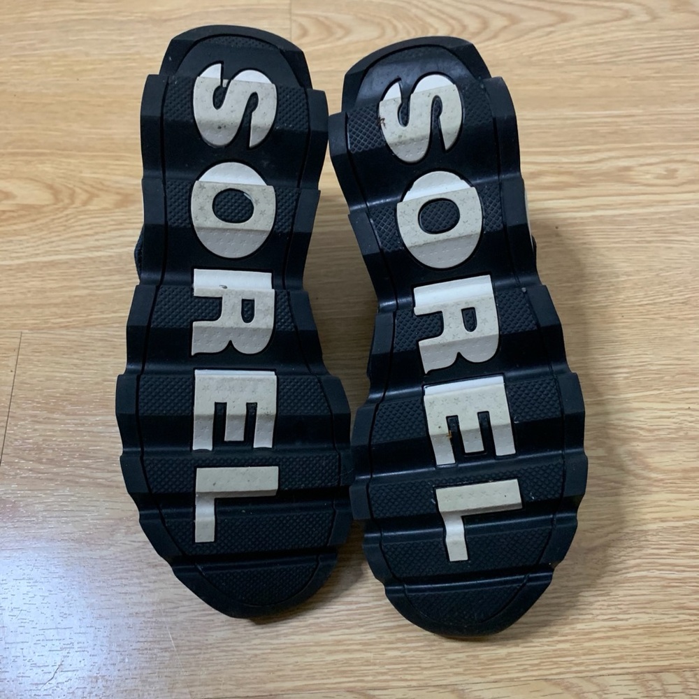 SOLD - Sorel Kinetic High Top Sneaker, 8 - Picture 9 of 10